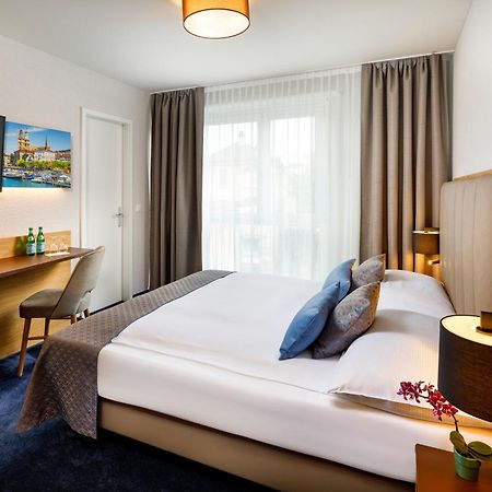 Hotel Tivoli Шлирен Экстерьер фото