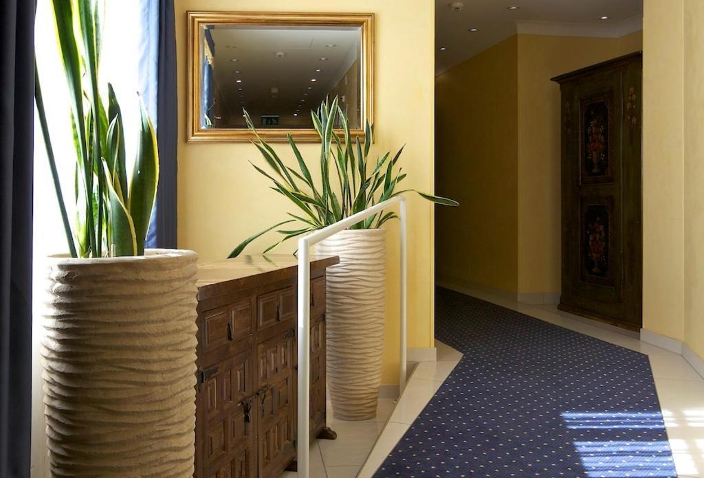 Hotel Tivoli Шлирен Экстерьер фото